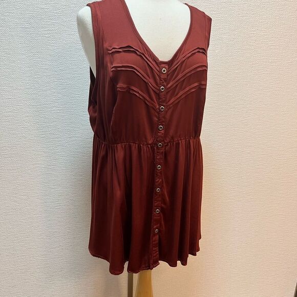 NWOT Torrid Women’s Top - Picture 2 of 11